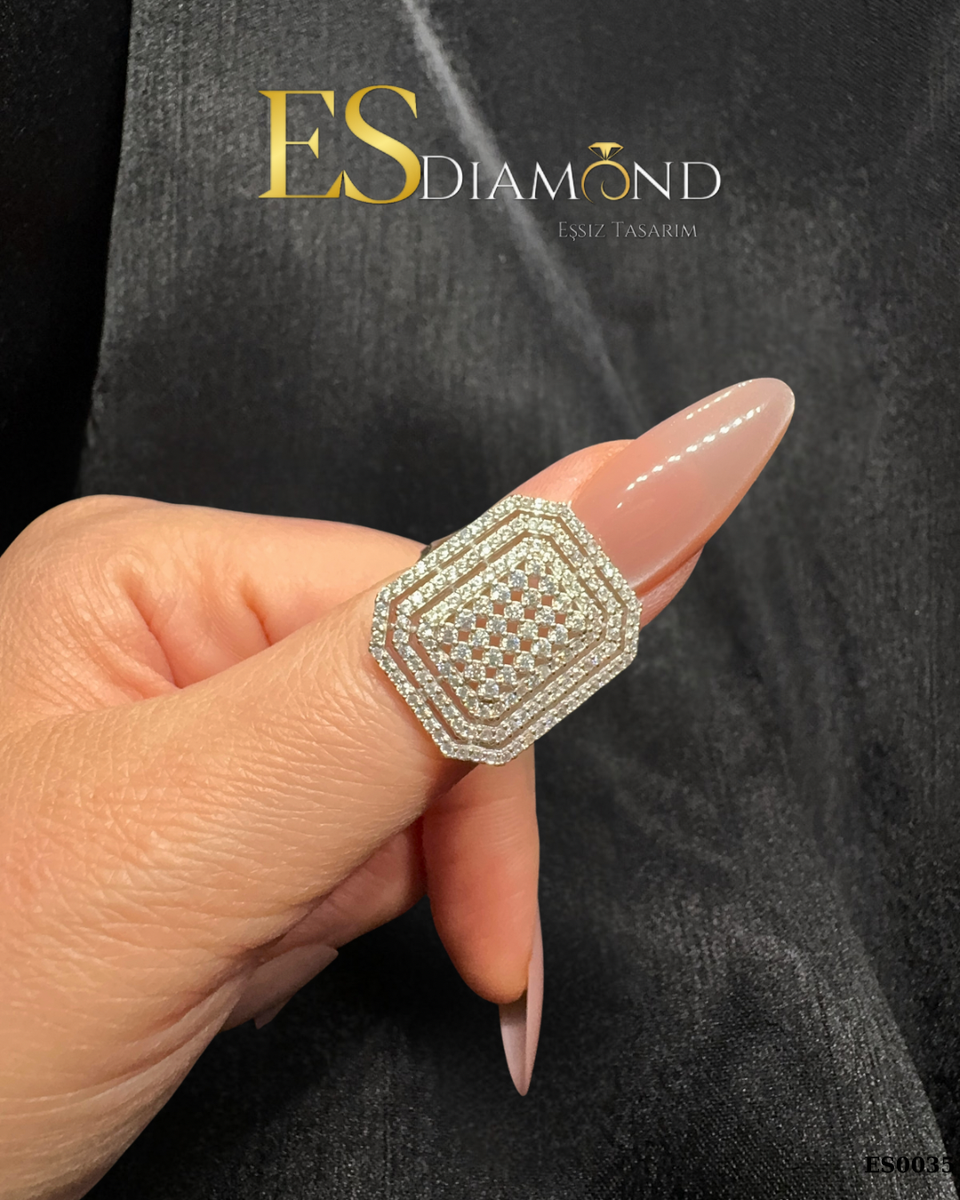 DİAMOND EFFECTİVE BAGET PIRLANTA KASA YÜZÜK