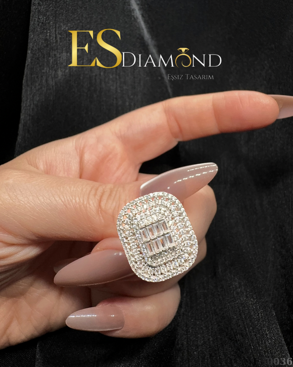 BAGET DİAMOND EFFECTİVE PIRLANTA KASA GÜMÜŞ TASARIM YÜZÜK