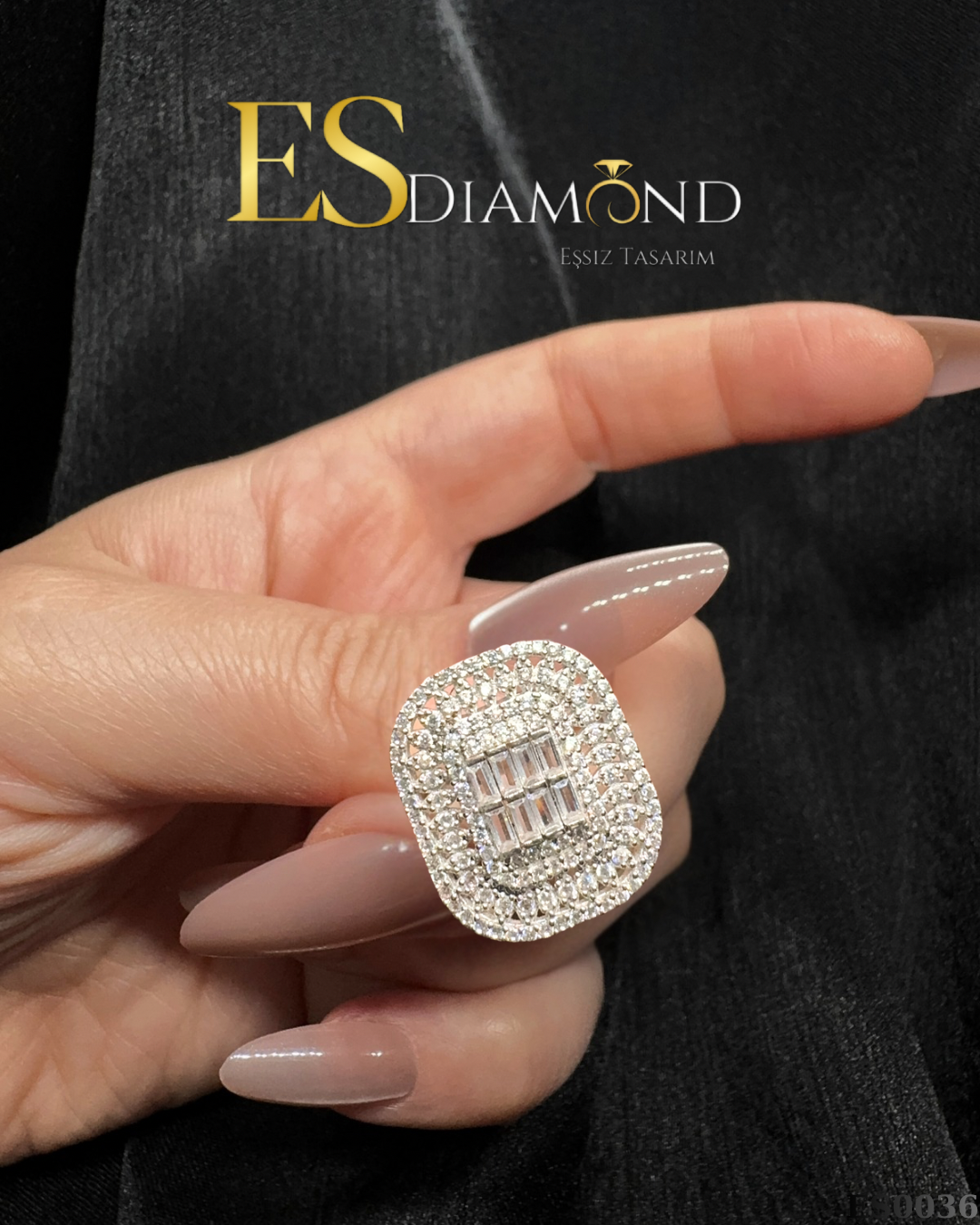 BAGET DİAMOND EFFECTİVE PIRLANTA KASA GÜMÜŞ TASARIM YÜZÜK