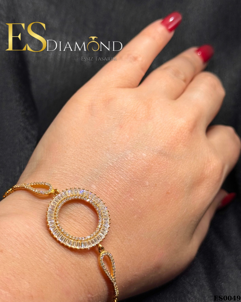 BAGET DETAYLI ALTIN MONTÜR ÇEYREKLİ BİLEKLİK