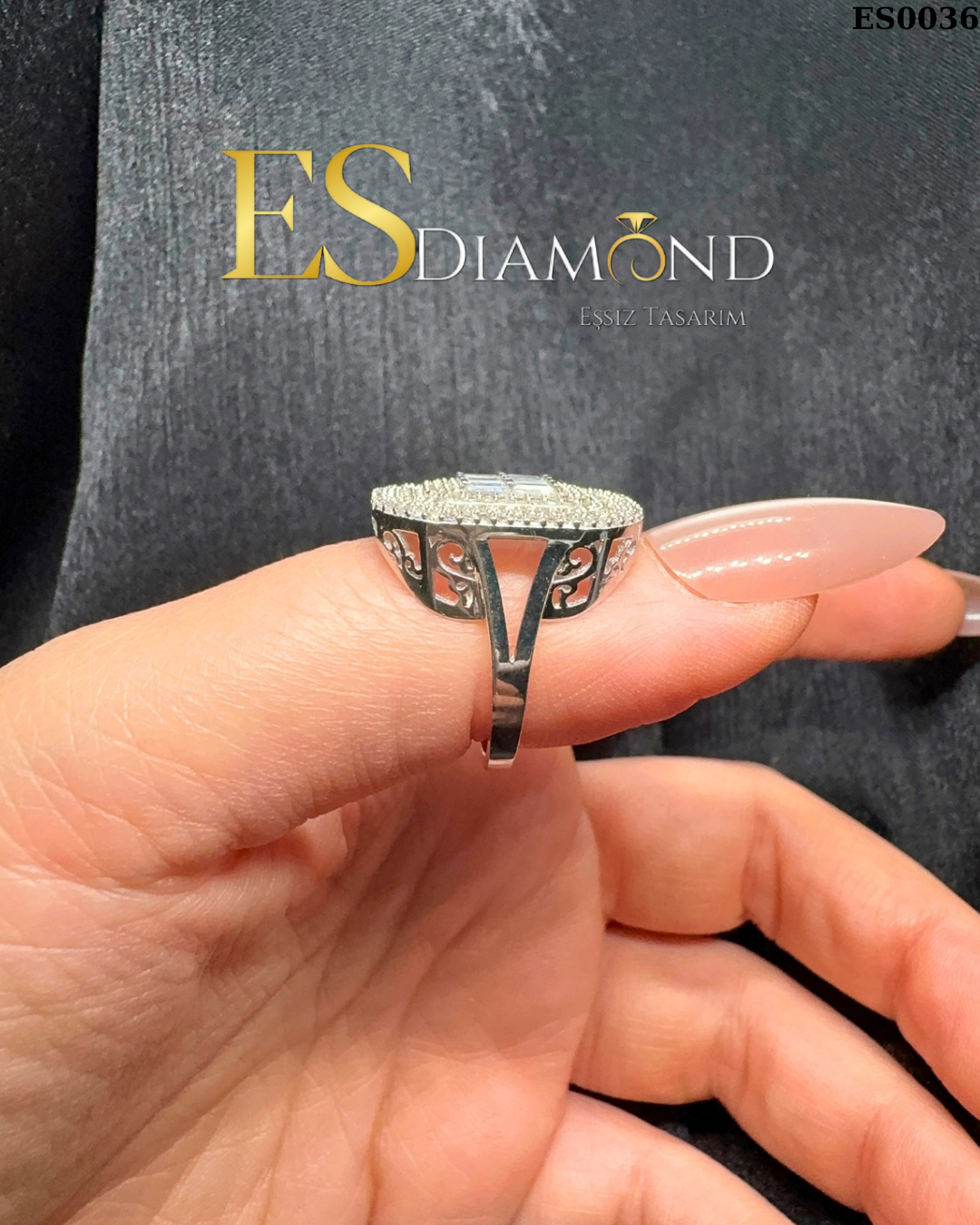 BAGET DİAMOND EFFECTİVE PIRLANTA KASA GÜMÜŞ TASARIM YÜZÜK