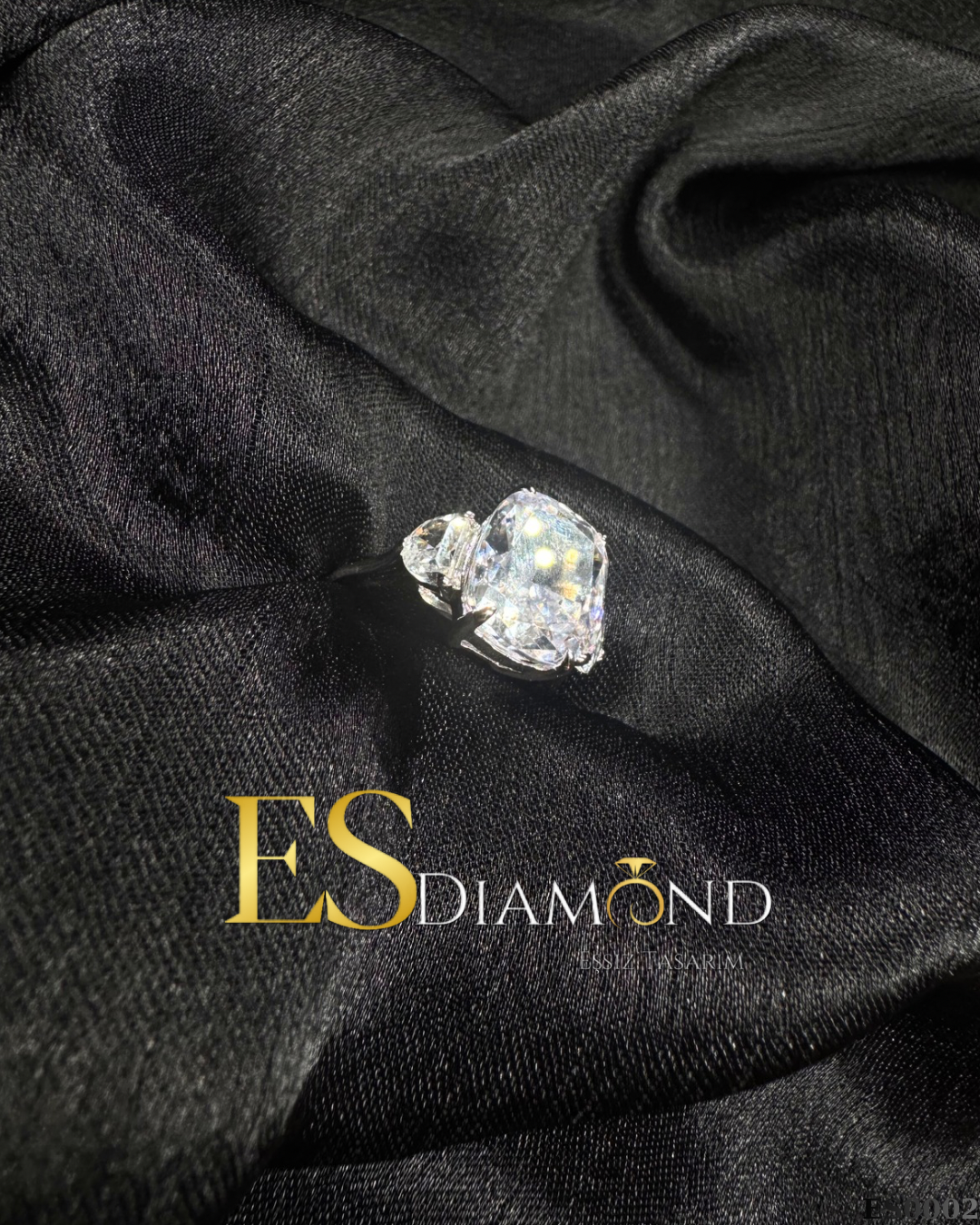 BAGET DIAMOND EFFEVTİVE YÜZÜK