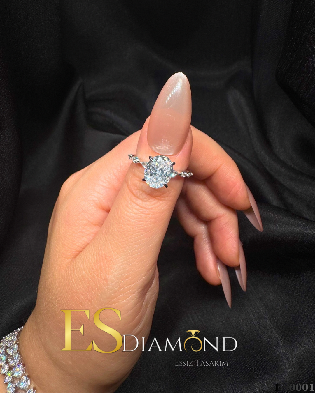 OVAL DIAMOND EFFECTİVE TEKTAŞ